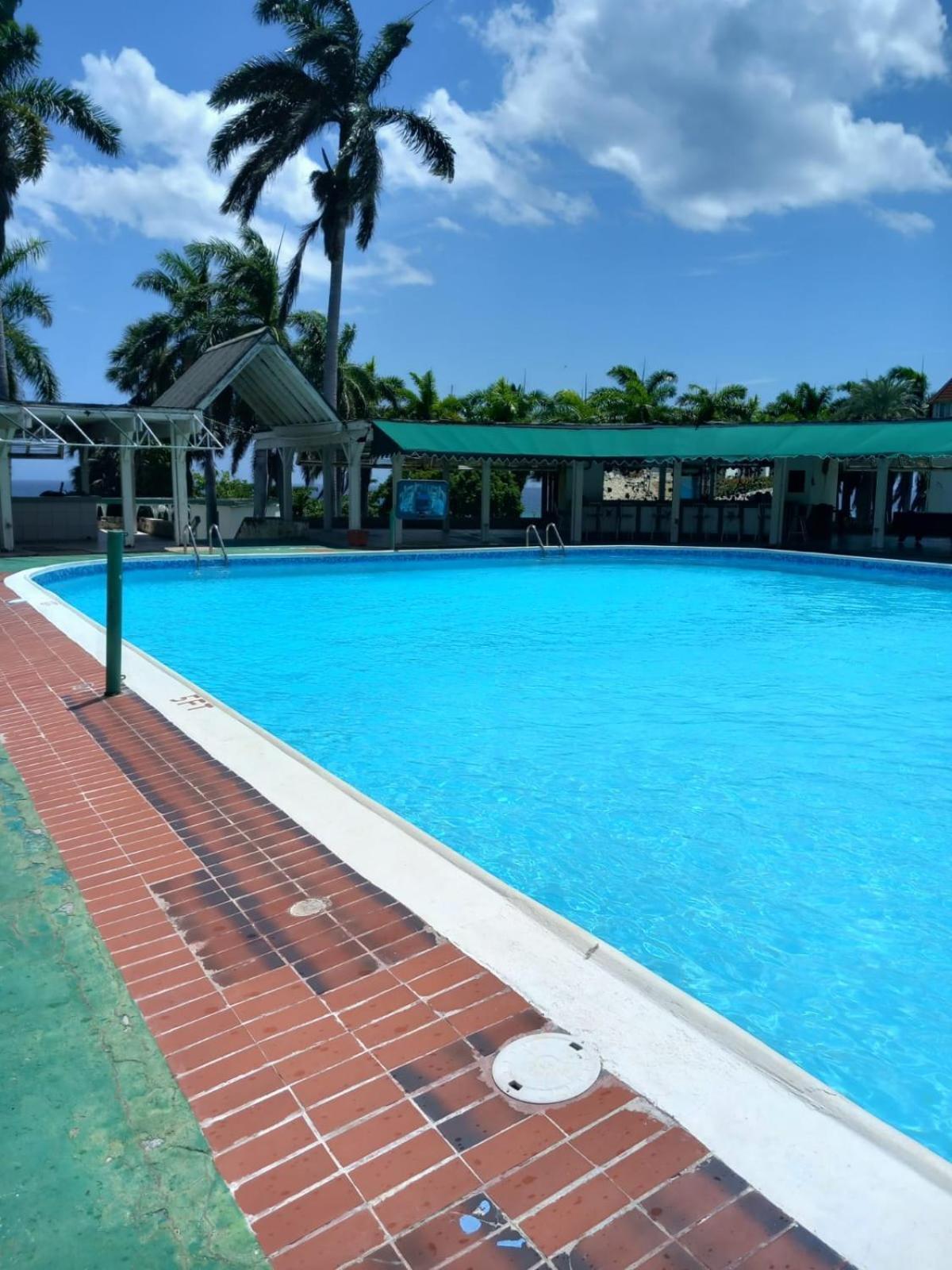 Seacastle Deluxe Studio Montego Bay Exteriör bild